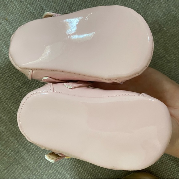 Bundle of 0-3 month baby shoes Janie and Jack, Gap & Cat and Jack - Picture 3 of 10